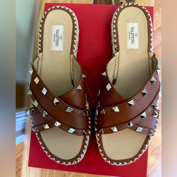 Valentino Shoes - Valentino Espadrilles flat brown - never worn
